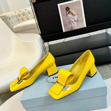 SQUARE TOE PUMPS IN YELLOW GLOSSY CALFSKIN ATTACHED BOW