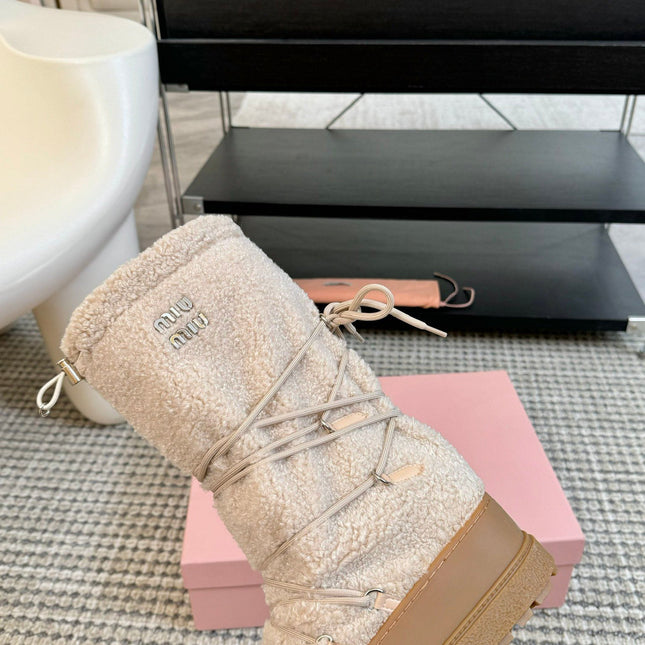 SNOW LONG BOOTS IN COSMIC LATTE SHEARLING