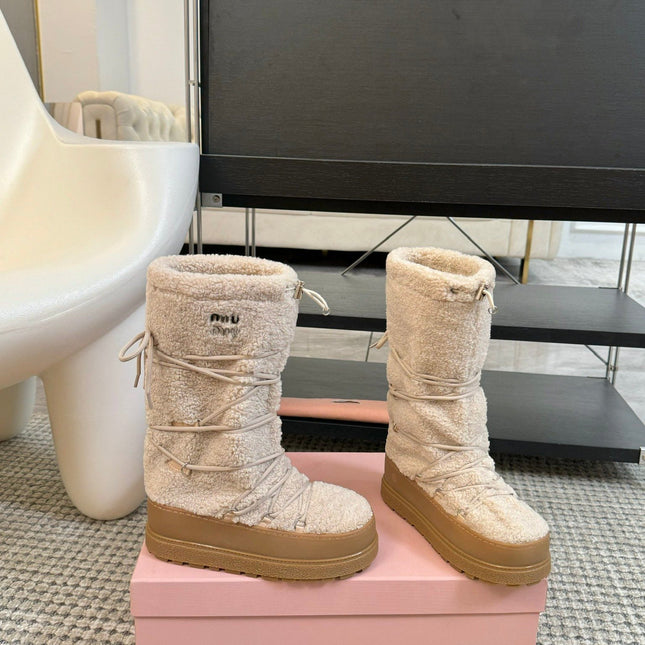 SNOW LONG BOOTS IN COSMIC LATTE SHEARLING