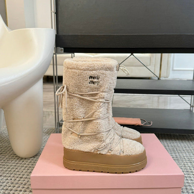 SNOW LONG BOOTS IN COSMIC LATTE SHEARLING