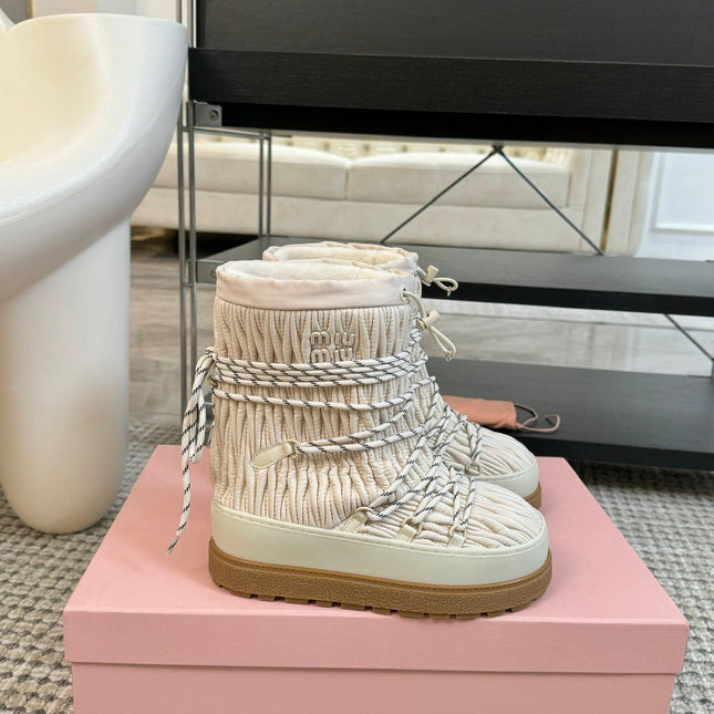 SNOW ANKLE BOOTS IN COSMIC LATTE WRINKLED NYLON