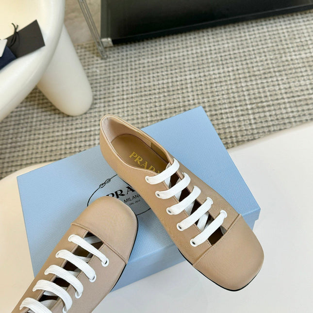LACE-UP HIGH SHOES IN BEIGE CANVAS