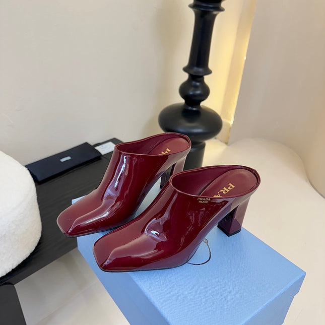 HIGH HEEL MULES WITH GOLD LETTERING LOGO IN SCARLET RED GLOSSY CALFSKIN