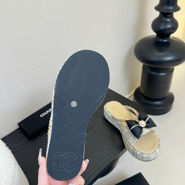 PLATFORM FLIP-FLOPS IN BEIGE TWEED FABRIC