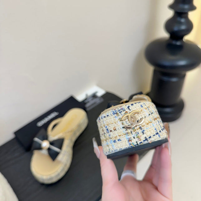 PLATFORM FLIP-FLOPS IN BEIGE TWEED FABRIC