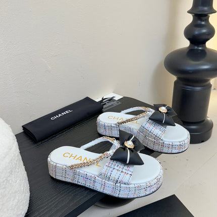 PLATFORM FLIP-FLOPS IN WHITE TWEED FABRIC