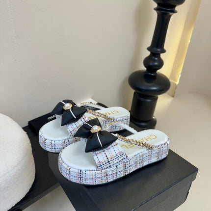 PLATFORM FLIP-FLOPS IN WHITE TWEED FABRIC