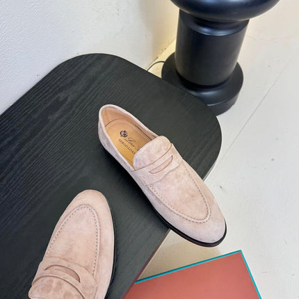 CLASSIC LOAFERS IN BLUSH BEIGE SUEDE