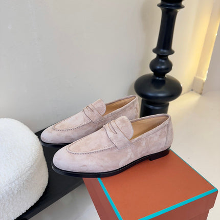 CLASSIC LOAFERS IN BLUSH BEIGE SUEDE