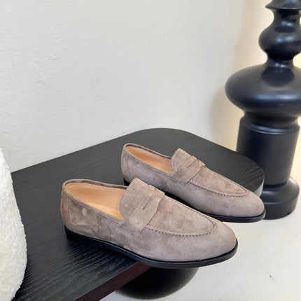 CLASSIC LOAFERS IN LIGHT TAUPE SUEDE