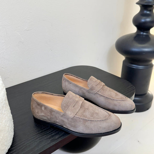 CLASSIC LOAFERS IN LIGHT TAUPE SUEDE