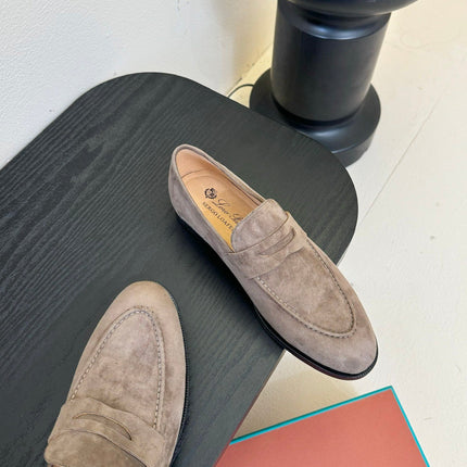CLASSIC LOAFERS IN LIGHT TAUPE SUEDE