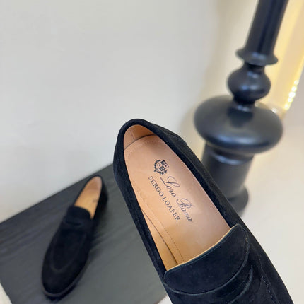 CLASSIC LOAFERS IN BLACK SUEDE