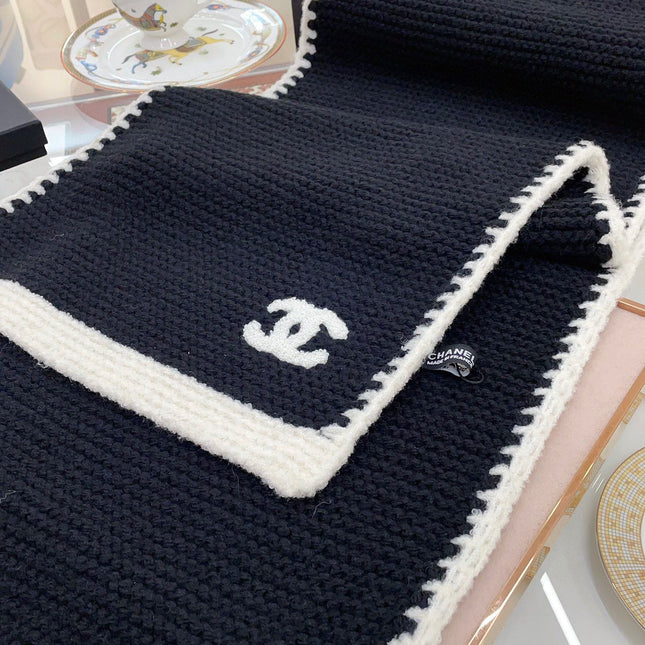 KNIT SCARF 200 CM IN BLACK CASHMERE WITH WHITE LOGO 383910