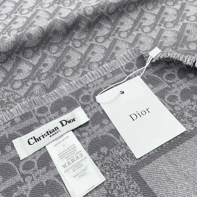 SQUARE SCARF 140 CM IN COOL GRAY WOOL AND SILK  408661