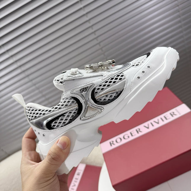 VIV' ON THE RUN SNEAKERS IN SILVER PATENT CALFSKIN AND WHITE FABRIC