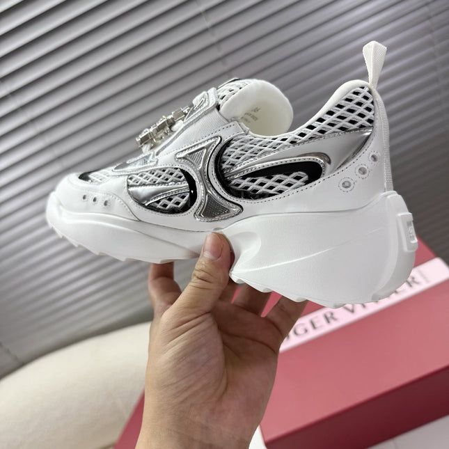 VIV' ON THE RUN SNEAKERS IN SILVER PATENT CALFSKIN AND WHITE FABRIC