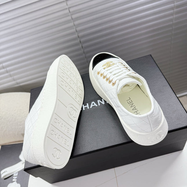 CHANEL 25S TRAINERS WHITE AND BLACK 35MM IN CALFSKIN
