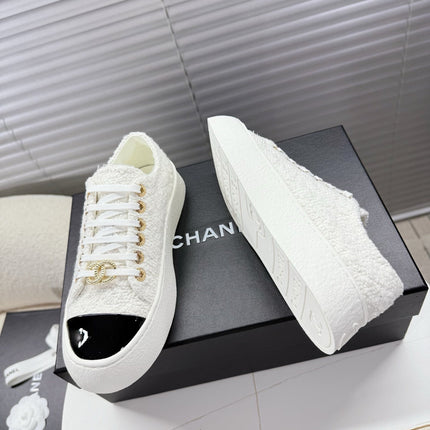 CHANEL 25S TRAINERS WHITE 35MM IN GLITTERED TWEED AND PATENT CALFSKIN