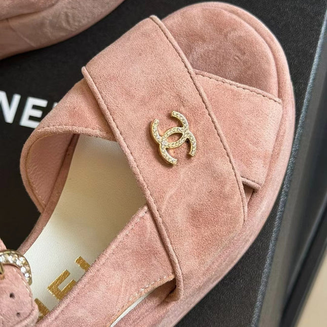 CC CLASSIC WEDGE SANDALS IN LIGHT PINK LAMBSKIN SUEDE