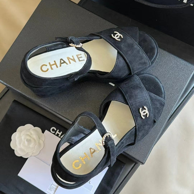 CC CLASSIC WEDGE SANDALS IN BLACK LAMBSKIN SUEDE