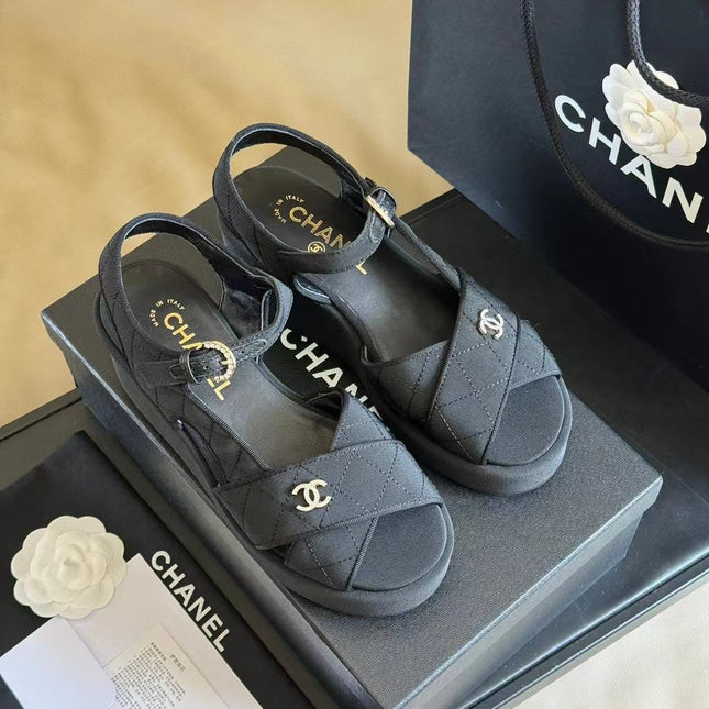 CC CLASSIC WEDGE SANDALS IN BLACK FABRIC
