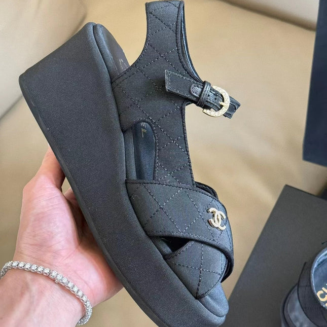 CC CLASSIC WEDGE SANDALS IN BLACK FABRIC