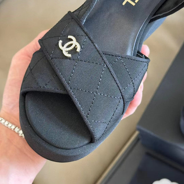 CC CLASSIC WEDGE SANDALS IN BLACK FABRIC