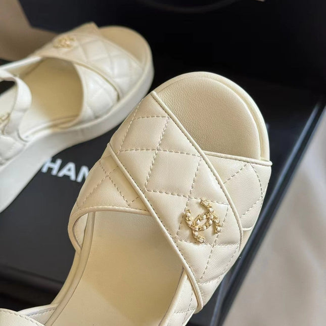 CC CLASSIC WEDGE SANDALS IN WHITE LAMBSKIN
