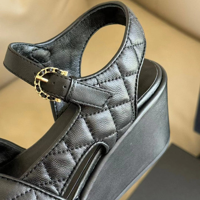 CC CLASSIC WEDGE SANDALS IN BLACK LAMBSKIN