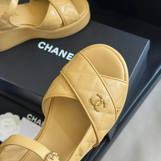 CC CLASSIC WEDGE SANDALS IN LIGHT YELLOW LAMBSKIN