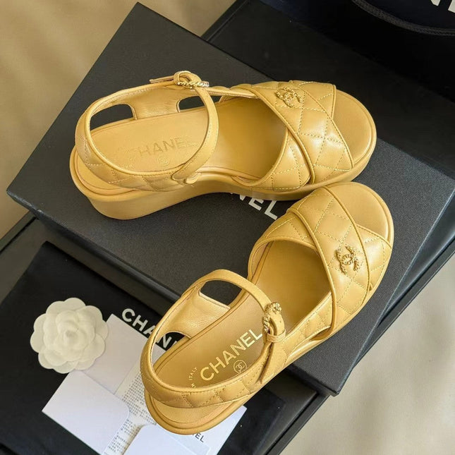 CC CLASSIC WEDGE SANDALS IN LIGHT YELLOW LAMBSKIN
