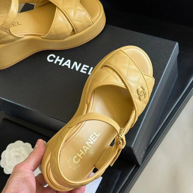 CC CLASSIC WEDGE SANDALS IN LIGHT YELLOW LAMBSKIN