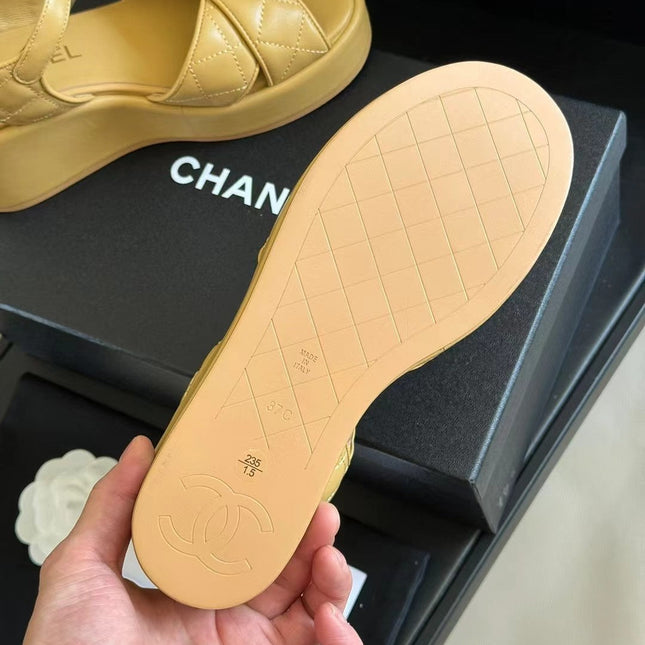 CC CLASSIC WEDGE SANDALS IN LIGHT YELLOW LAMBSKIN