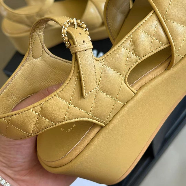 CC CLASSIC WEDGE SANDALS IN LIGHT YELLOW LAMBSKIN