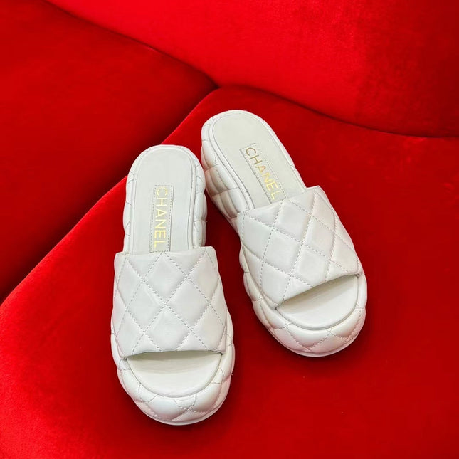 CC WEDGE HEELS WHITE LAMBSKIN