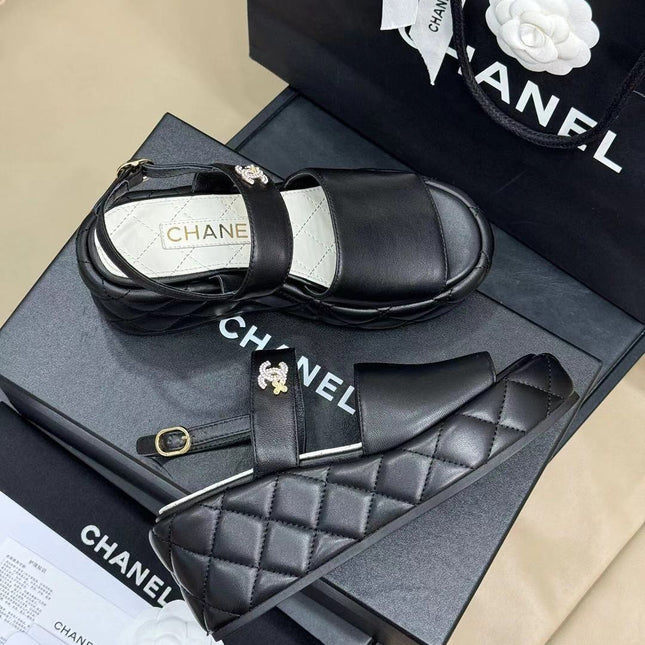 CC HIGH WEDGE SANDALS IN BLACK LAMBSKIN