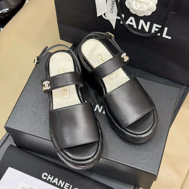 CC HIGH WEDGE SANDALS IN BLACK LAMBSKIN