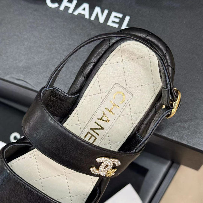 CC HIGH WEDGE SANDALS IN BLACK LAMBSKIN