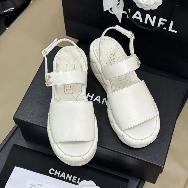 CC HIGH WEDGE SANDALS IN WHITE LAMBSKIN