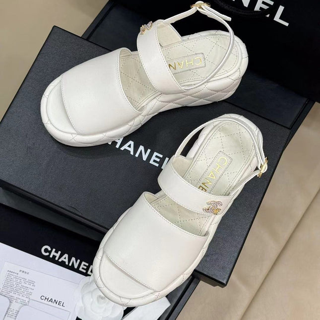 CC HIGH WEDGE SANDALS IN WHITE LAMBSKIN