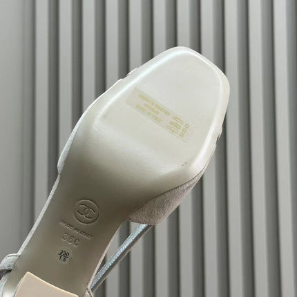 HIGH SLINGBACKS IN GREY SUEDE AND SILVER LAMBSKIN