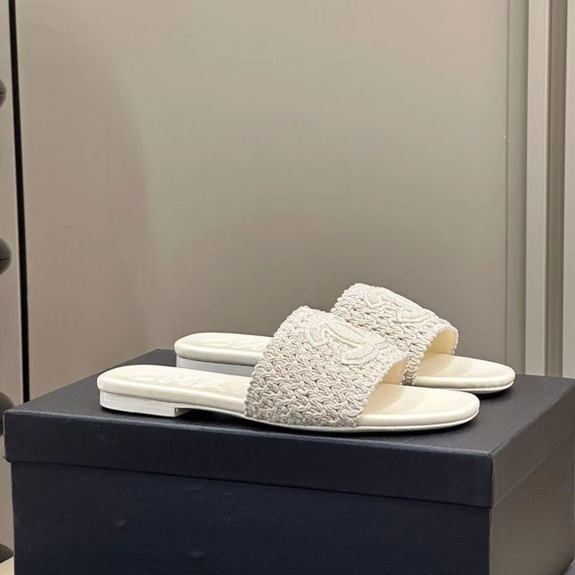 CC WOVEN SLIPPERS WHITE COWHIDE SOLE