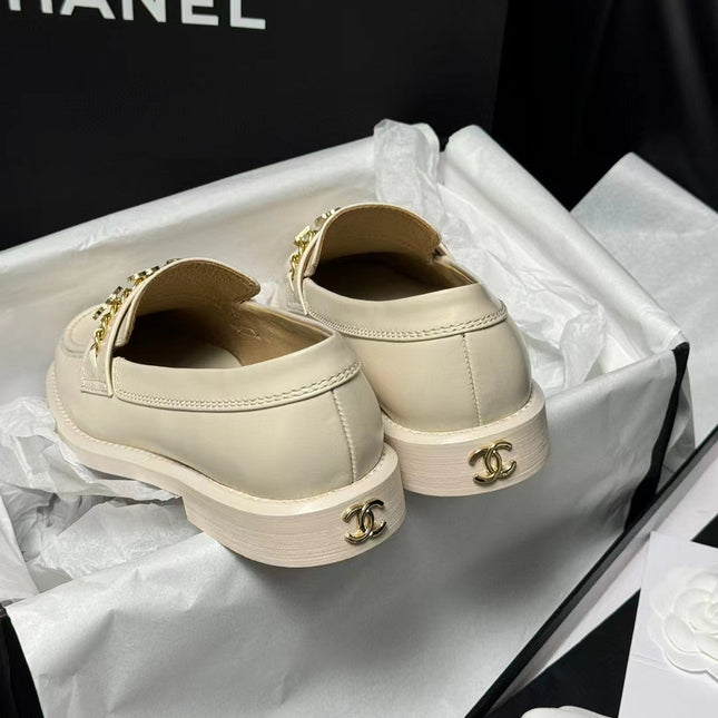 CC LOAFERS WHITE QUILTED CALFSKIN