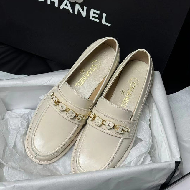 CC LOAFERS WHITE QUILTED CALFSKIN