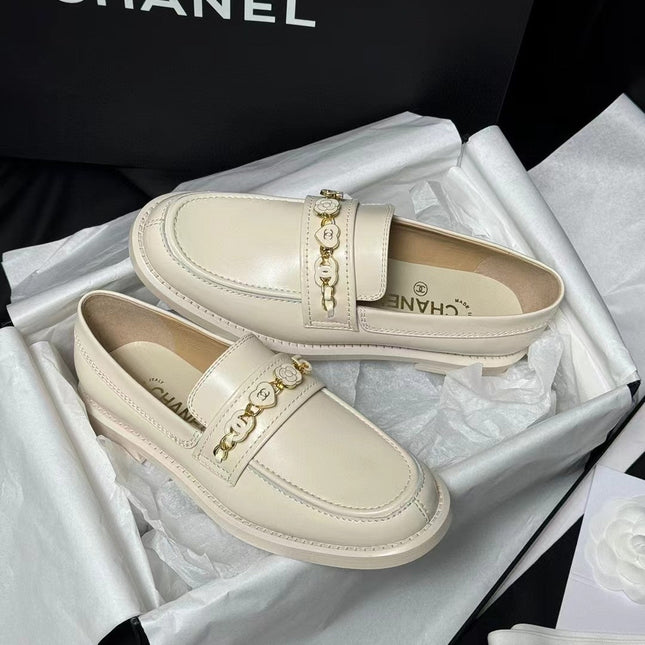 CC LOAFERS WHITE QUILTED CALFSKIN
