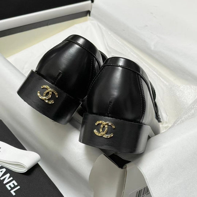 CC LOAFER BLACK CALFSKIN WITH META LOGO