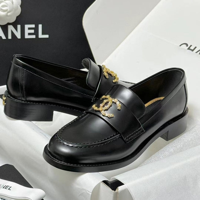 CC LOAFER BLACK CALFSKIN WITH META LOGO