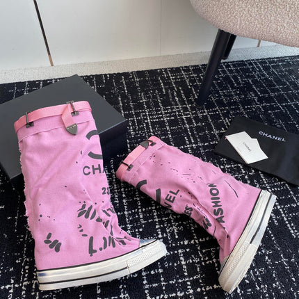 HIGH BOOTS IN HOT PINK CANVAS
