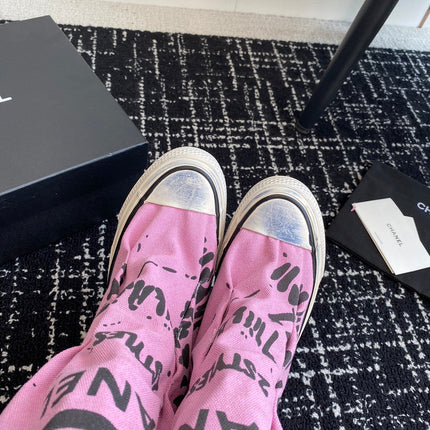 HIGH BOOTS IN HOT PINK CANVAS